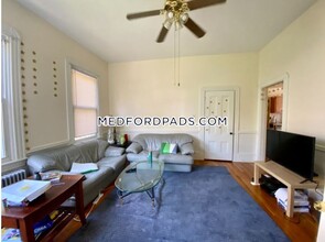 29 Capen St-Unit -1 in Medford, MA - Building Photo - Building Photo