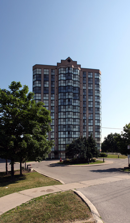 River Park Residences in Toronto, ON - Building Photo