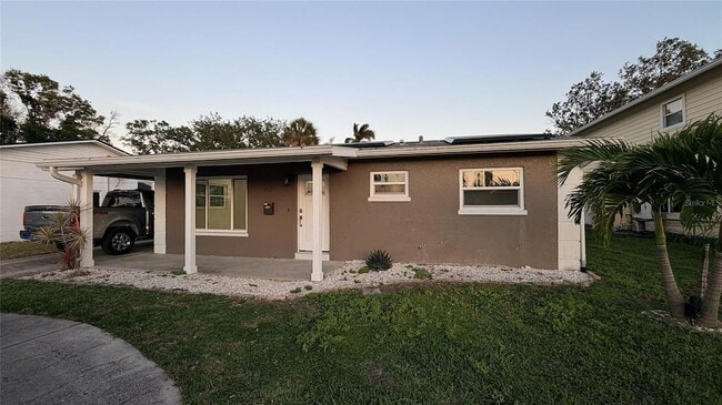 3727 Overlook Dr NE in St. Petersburg, FL - Building Photo - Building Photo