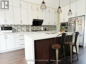 16 Enfield Ave in Toronto, ON - Building Photo - Building Photo