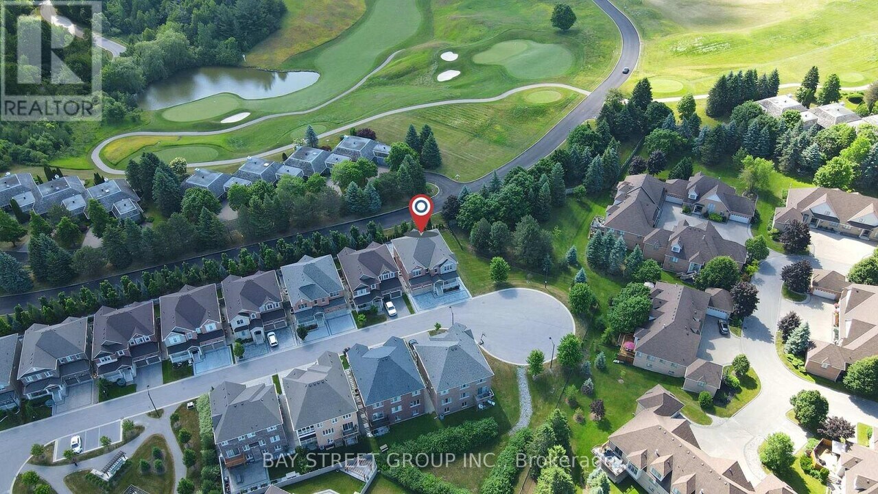 96 Match Point Ct in Aurora, ON - Building Photo