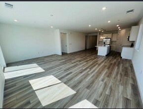 1744 Halo Ave in Manteca, CA - Foto de edificio - Building Photo