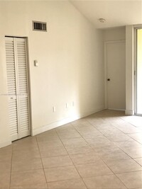 9775 NW 46th Ter, Unit 119 in Doral, FL - Building Photo - Building Photo