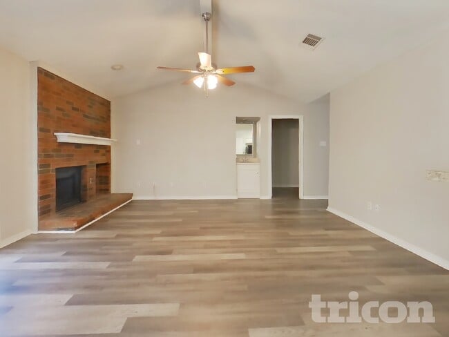 2442 Antler Trail in Lewisville, TX - Building Photo - Building Photo