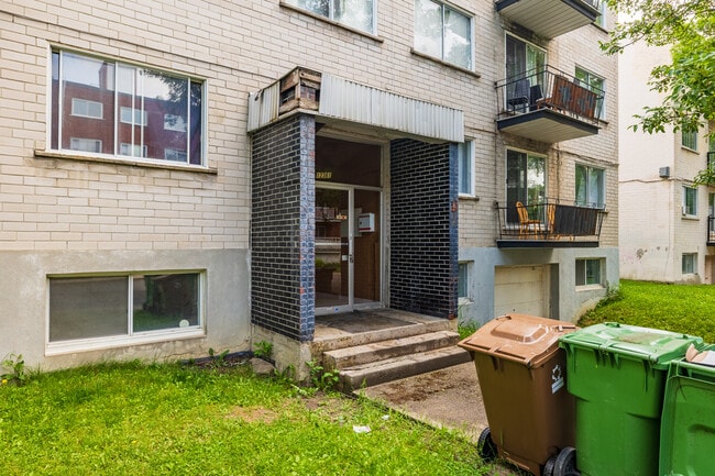 12361 Lapierre Av