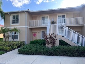 2845 Cypress Trace Cir, Unit 201 in Naples, FL - Building Photo