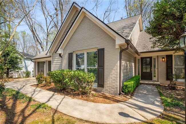 1813 N Creek Cir in Alpharetta, GA - Building Photo - Building Photo