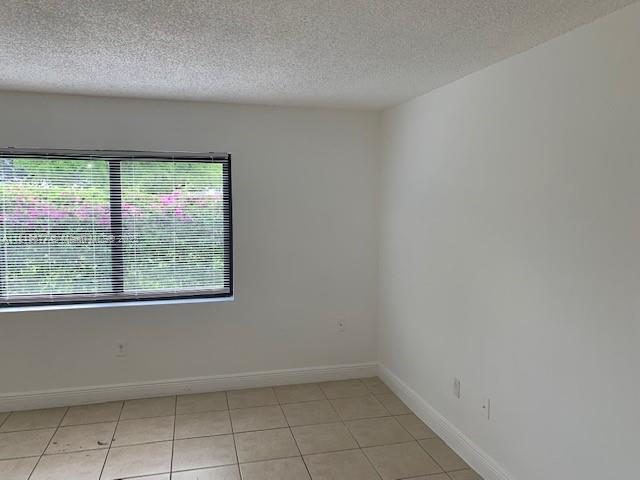 11098 SW 107th St in Miami, FL - Building Photo - Building Photo