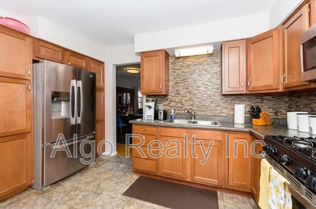 4330 N Girard Ave in Minneapolis, MN - Building Photo - Building Photo