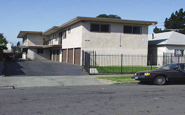 6125 Hayes St in Oakland, CA - Building Photo - Building Photo