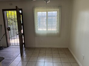 10109 Buford Ave in Lennox, CA - Building Photo - Building Photo