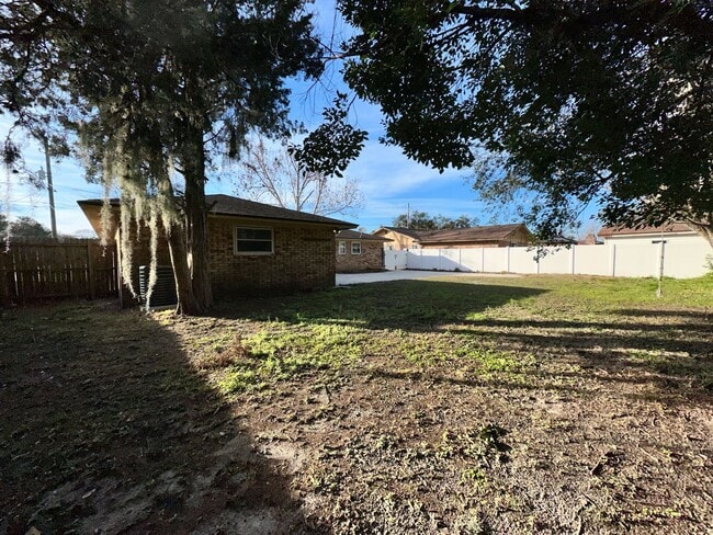 3135 Sabal Palm Dr in Jacksonville, FL - Foto de edificio - Building Photo