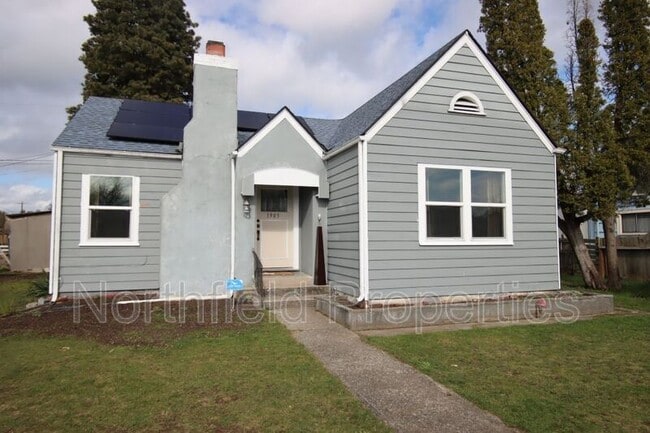 property at 1905 Fourth St