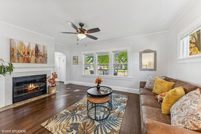property at 1952 Kearney Ave