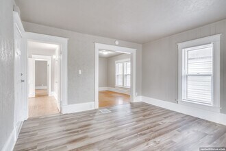 328 Parkway Ave in Oshkosh, WI - Building Photo - Building Photo