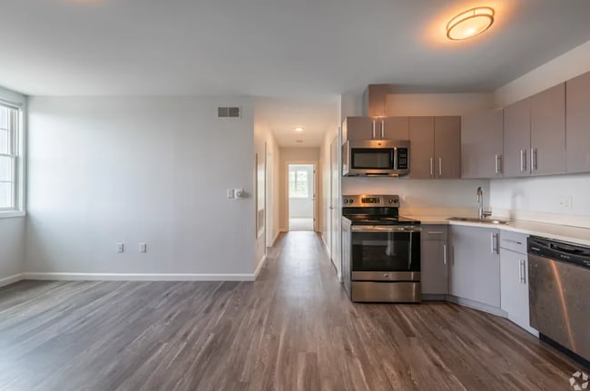 1505 Commonwealth Ave in Boston, MA - Building Photo - Building Photo