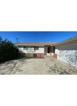 925 Charleston Ave in Modesto, CA - Building Photo - Building Photo