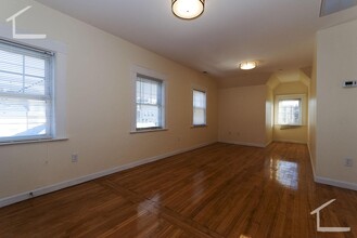 34 Bentley St, Unit 3 in Boston, MA - Building Photo - Building Photo