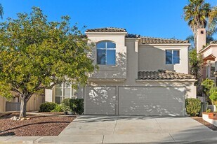 1525 Clearwater Ridge in Vista, CA - Building Photo