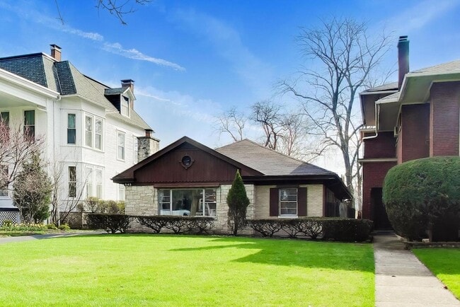 545 Thatcher Ave in River Forest, IL - Building Photo - Building Photo