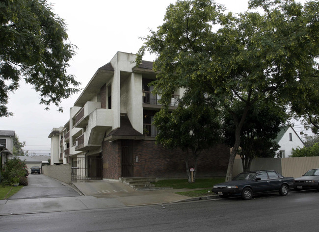 405 W Windsor Rd in Glendale, CA - Foto de edificio - Building Photo