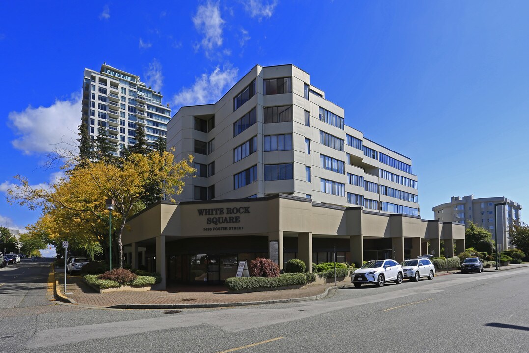 White Rock Square in White Rock, BC - Building Photo