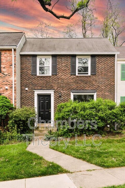 2908 Everleigh Way in Fairfax, VA - Building Photo