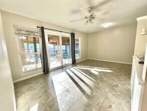 307 Whitecap Dr in El Lago, TX - Building Photo - Building Photo