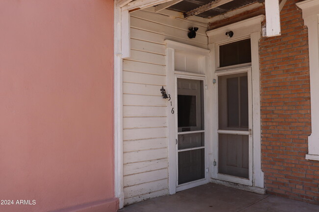 316 E Toughnut St in Tombstone, AZ - Foto de edificio - Building Photo