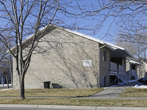 Gray Cliff Apartments in Logan, UT - Building Photo - Building Photo