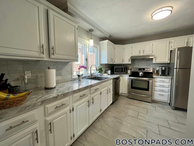 19 Hobbs Ct in Arlington, MA - Building Photo - Building Photo