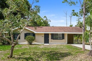 2912 Crane Ave in North Port, FL - Building Photo