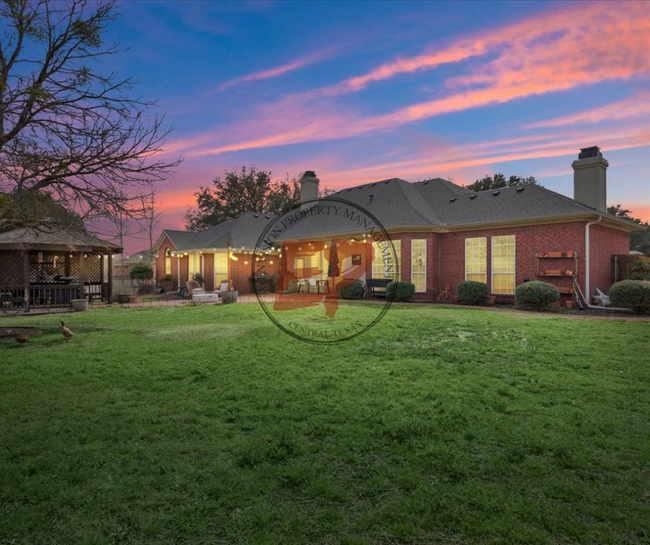 122 Greentree Dr in Crawford, TX - Building Photo - Building Photo