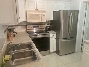1385 NE 32nd St, Unit 1S in Oakland Park, FL - Building Photo - Building Photo