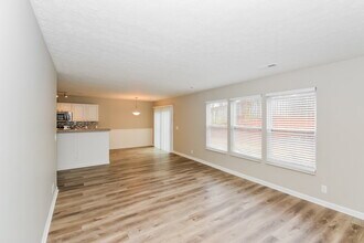 3612 Crossbrooke Dr in Nashville, TN - Foto de edificio - Building Photo