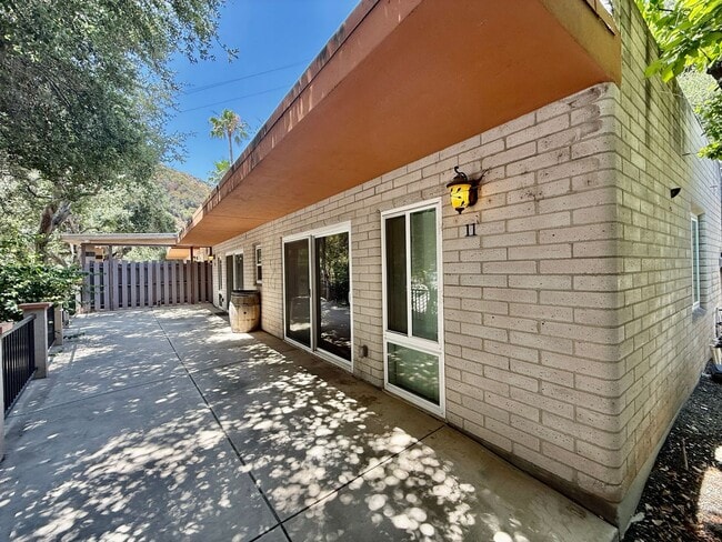 property at 25005 Glen Ivy Rd