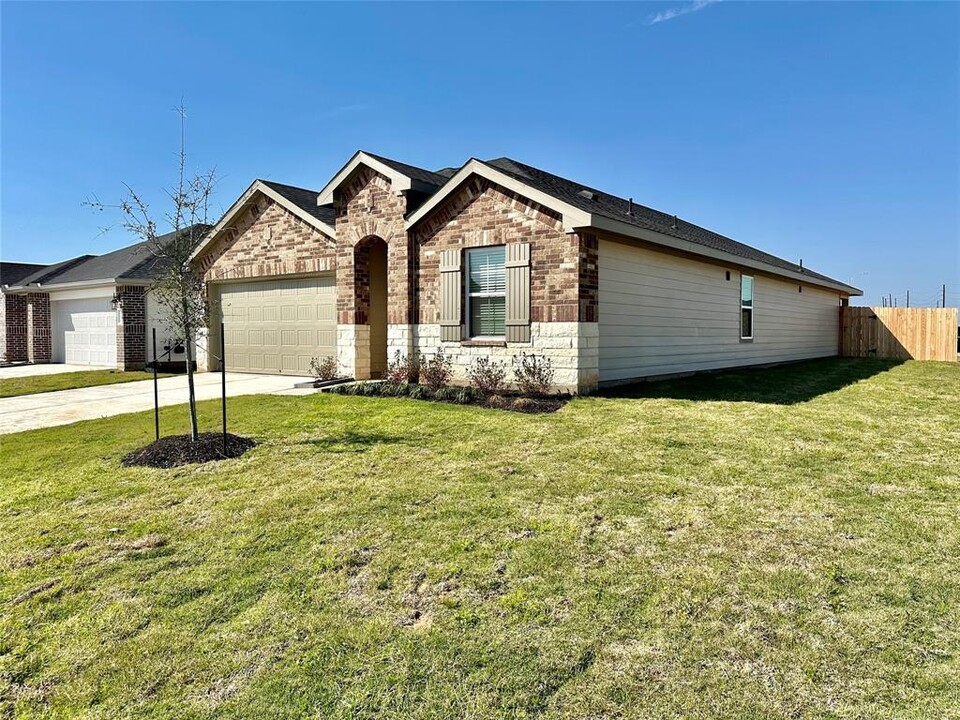 1602 Battisti Dr in Richmond, TX - Building Photo