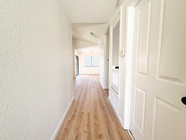 2104 Balsam Way in Round Rock, TX - Building Photo - Building Photo