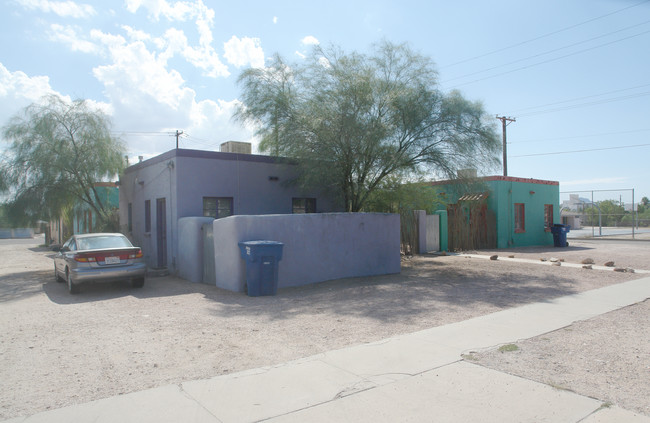 1300 E 7th St in Tucson, AZ - Foto de edificio - Building Photo