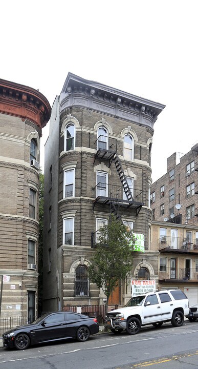 579 E 168th St in Bronx, NY - Foto de edificio