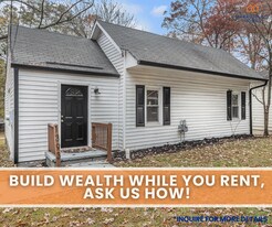 1393 Carnegie Ave in East Point, GA - Building Photo