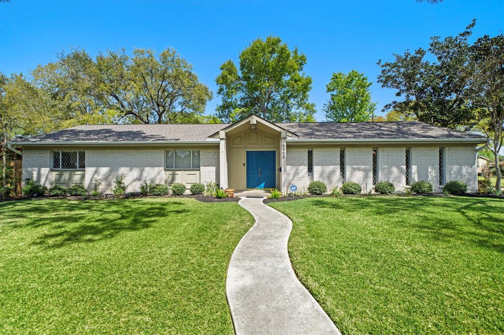 5902 McKnight St in Houston, TX - Building Photo