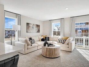 367 Bridgeview Ct in St. Charles, IL - Building Photo - Building Photo