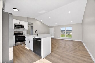 1362 Half Moon Dr in O'Fallon, MO - Foto de edificio - Building Photo