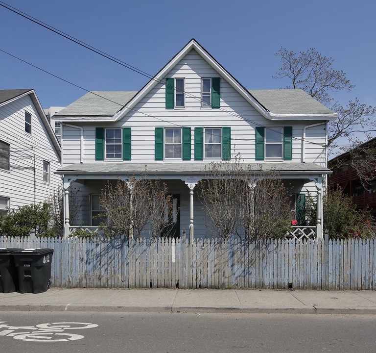 76 Garden St in Stamford, CT - Foto de edificio