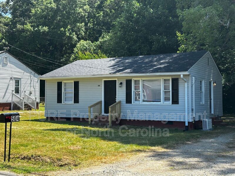 504 Moore Dr in Lexington, NC - Building Photo