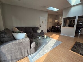 198 Robertson Way in Lincoln Park, NJ - Building Photo - Building Photo