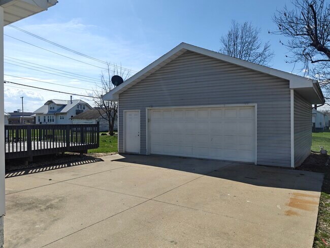 109 N Oak St in Effingham, IL - Building Photo - Building Photo