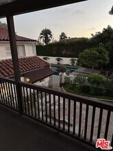 311 Amalfi Dr in Santa Monica, CA - Building Photo - Building Photo