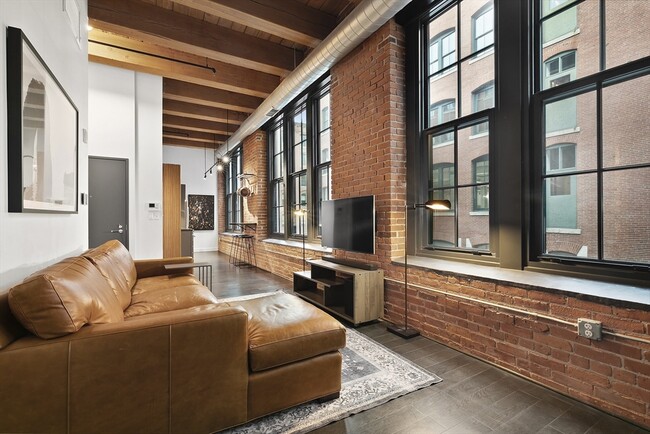 319 A St in Boston, MA - Building Photo - Building Photo
